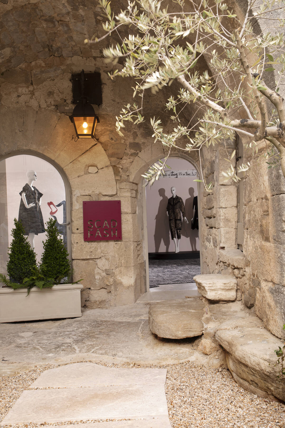 Lacoste Village Perche Du Luberon Surplombe Du Chateau Du Marquis De Sade