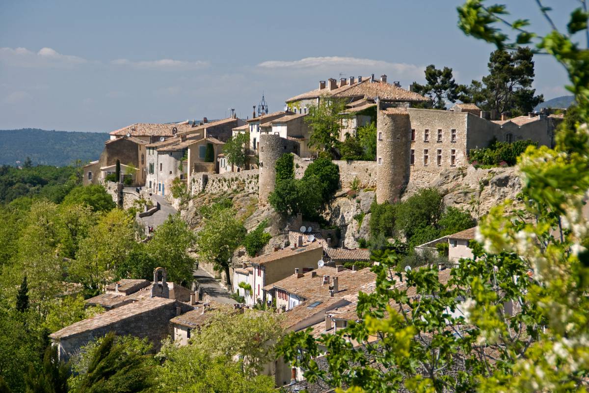 https://www.luberon-apt.fr/sites/aptluberon/files/styles/gallery_lightbox/public/menerbes_-_credit_photo_rainer_voegli.jpg?itok=QDv-lSAx