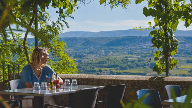 Terrasse - Vue sur les montagnes 