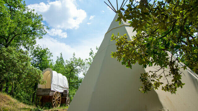 Camping du Colorado - Tipis - Tente - Roulotte