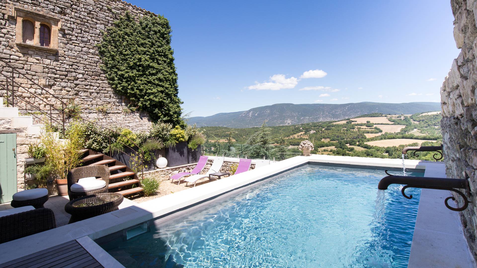 Chambres d'hôtes | La Bastide de Caseneuve | Piscine | Vue 