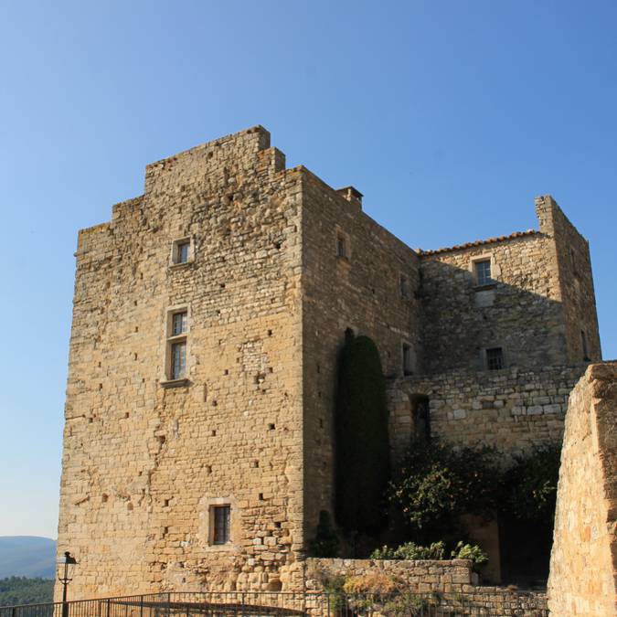 Village de Caseneuve dans le Luberon