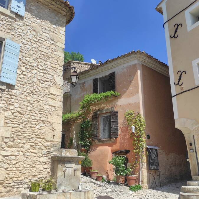 village | fontaine  | patrimoine 