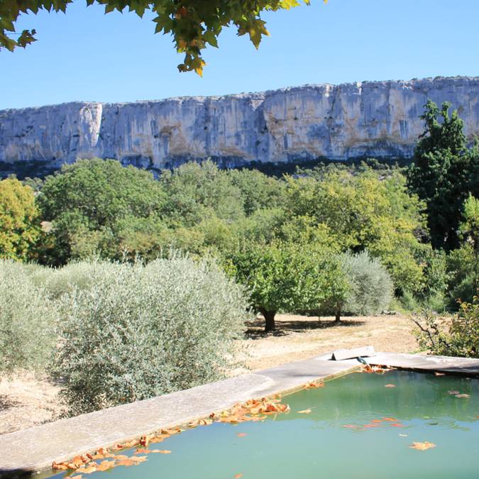 Lioux, falaises de la Madelaine 