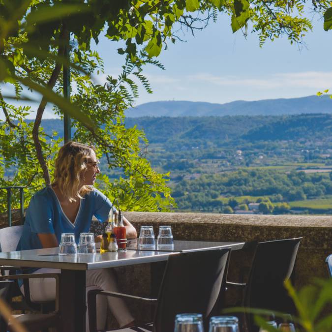 Terrasse - Vue sur les montagnes 